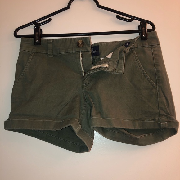 American Eagle Olive Midi Short - Picture 1 of 2